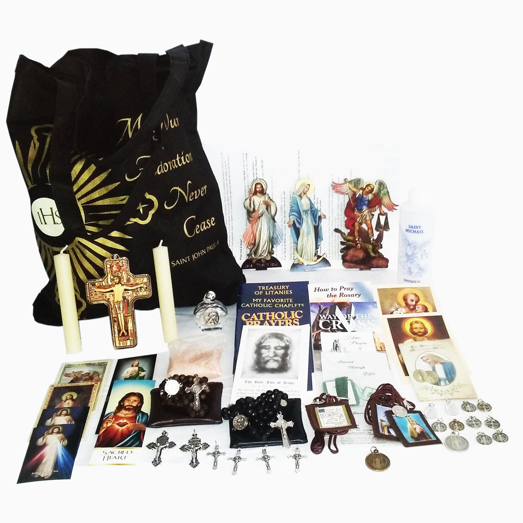 Picture of items in the 3 Days of Darkness tote. Click on the "Tote Items" Tab for a full list of all the items in this tote. This picture shows Our Lady of Grace, Divine Mercy and no bible as your choice.